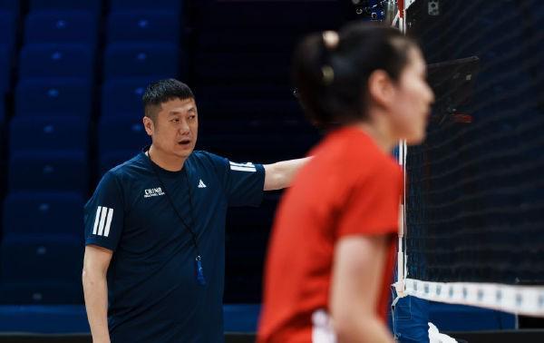 500网-历史首败捷克,女排教练赵勇:年轻选手欠缺大赛硬仗历练
